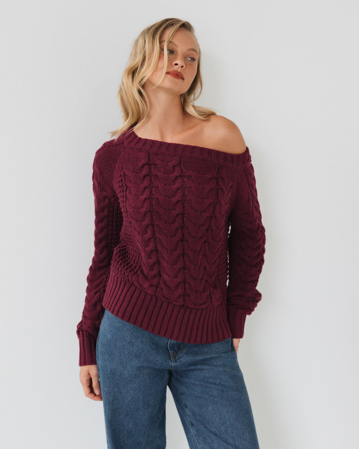 WHITE CLOSET / ELSA OFF SHOULDER KNIT / TF11624