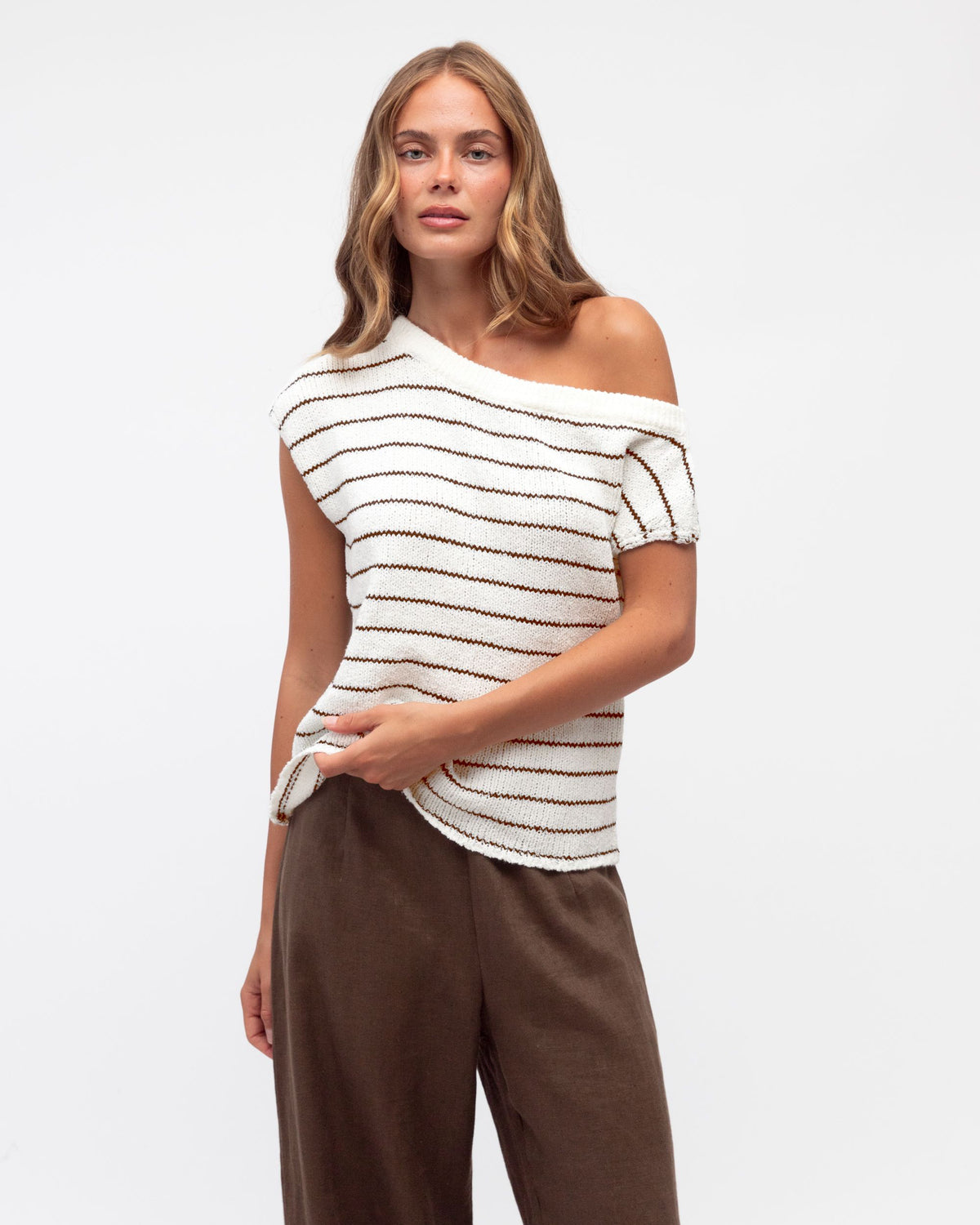 WHITE CLOSET / STRIPPED OUT ONE SHOULDER TOP / TF11513