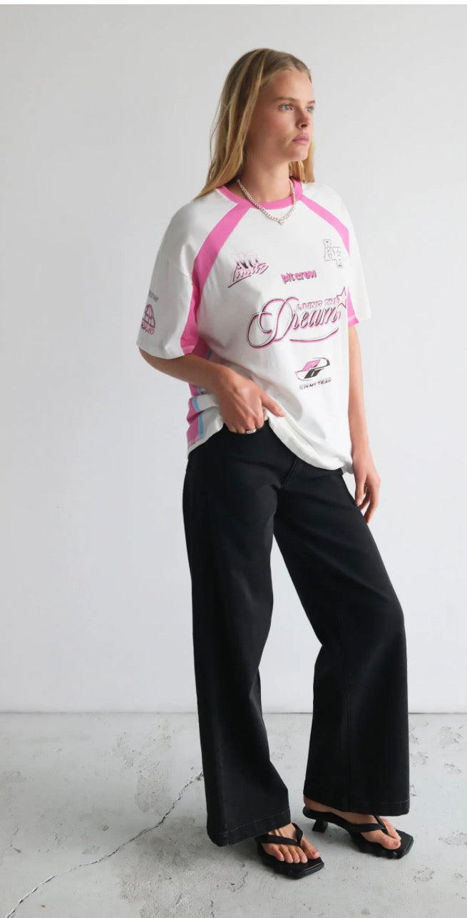 ABRAND / LIVING THE DREAM TOM TEE / A61T00