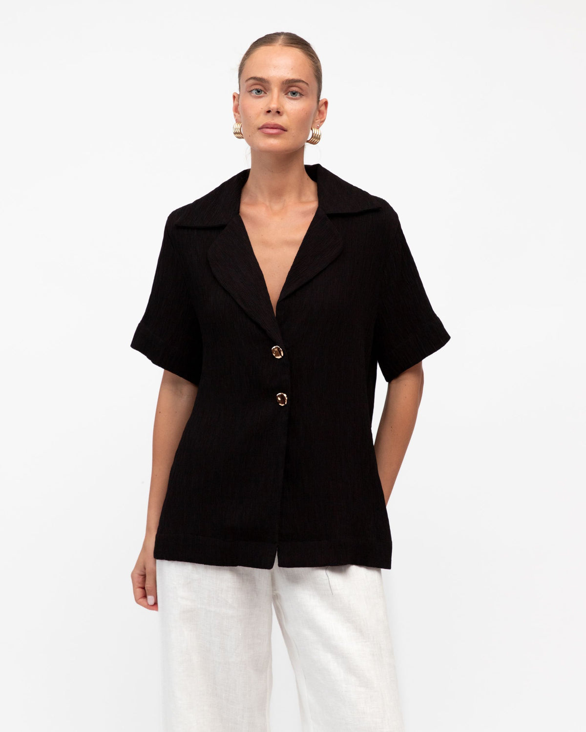 WHITE CLOSET / FRAN BLACK SHIRT / TF11541