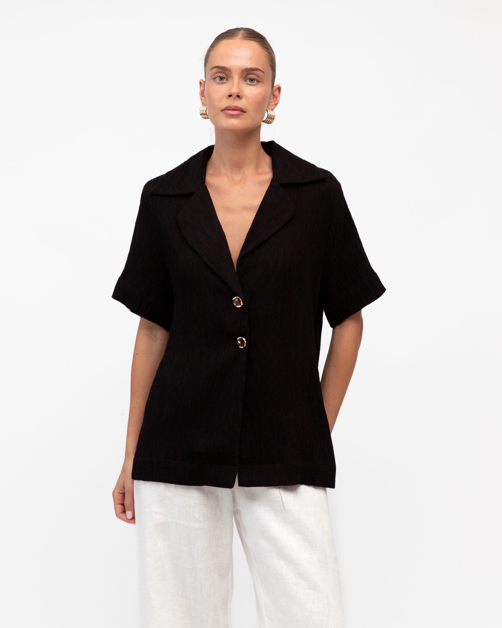 WHITE CLOSET / FRAN BLACK SHIRT / TF11541