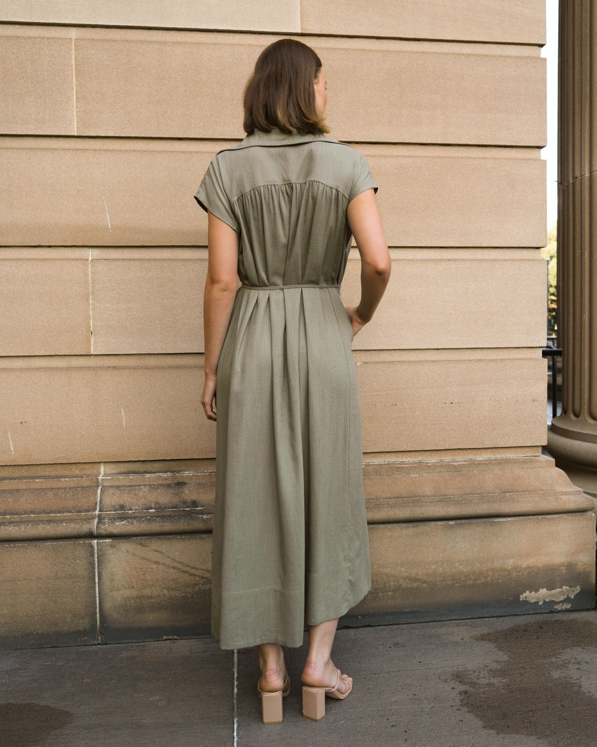 WHITE CLOSET / MARIETTE SHIRT DRESS / KAHKI / TF10746