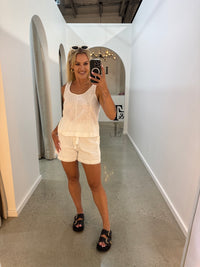 BY FRANKIE / WHITE STITCHED SHORTS / 79-2