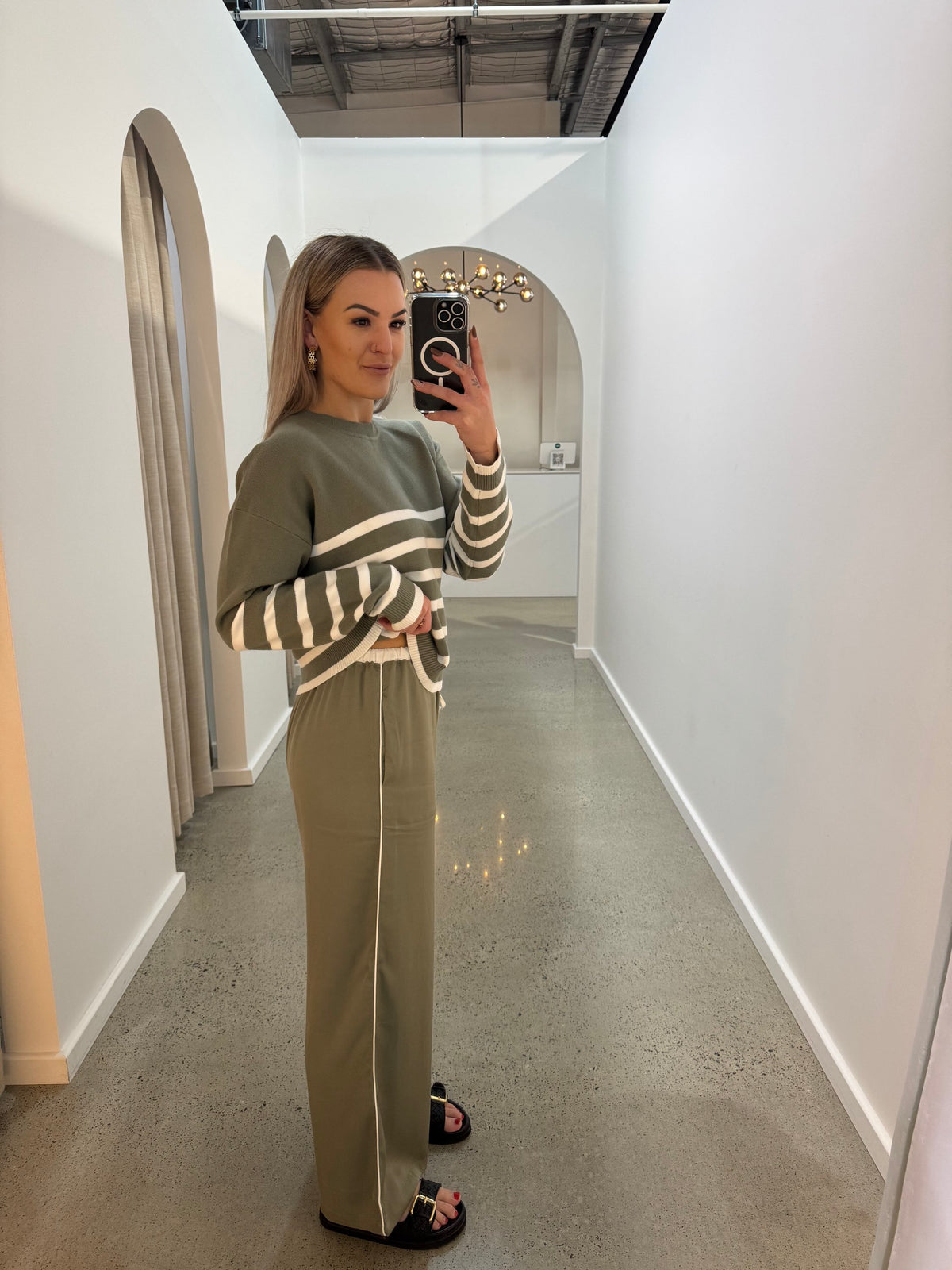 LITTLE LIES / LOTTIE PANTS / SAGE / M25042901