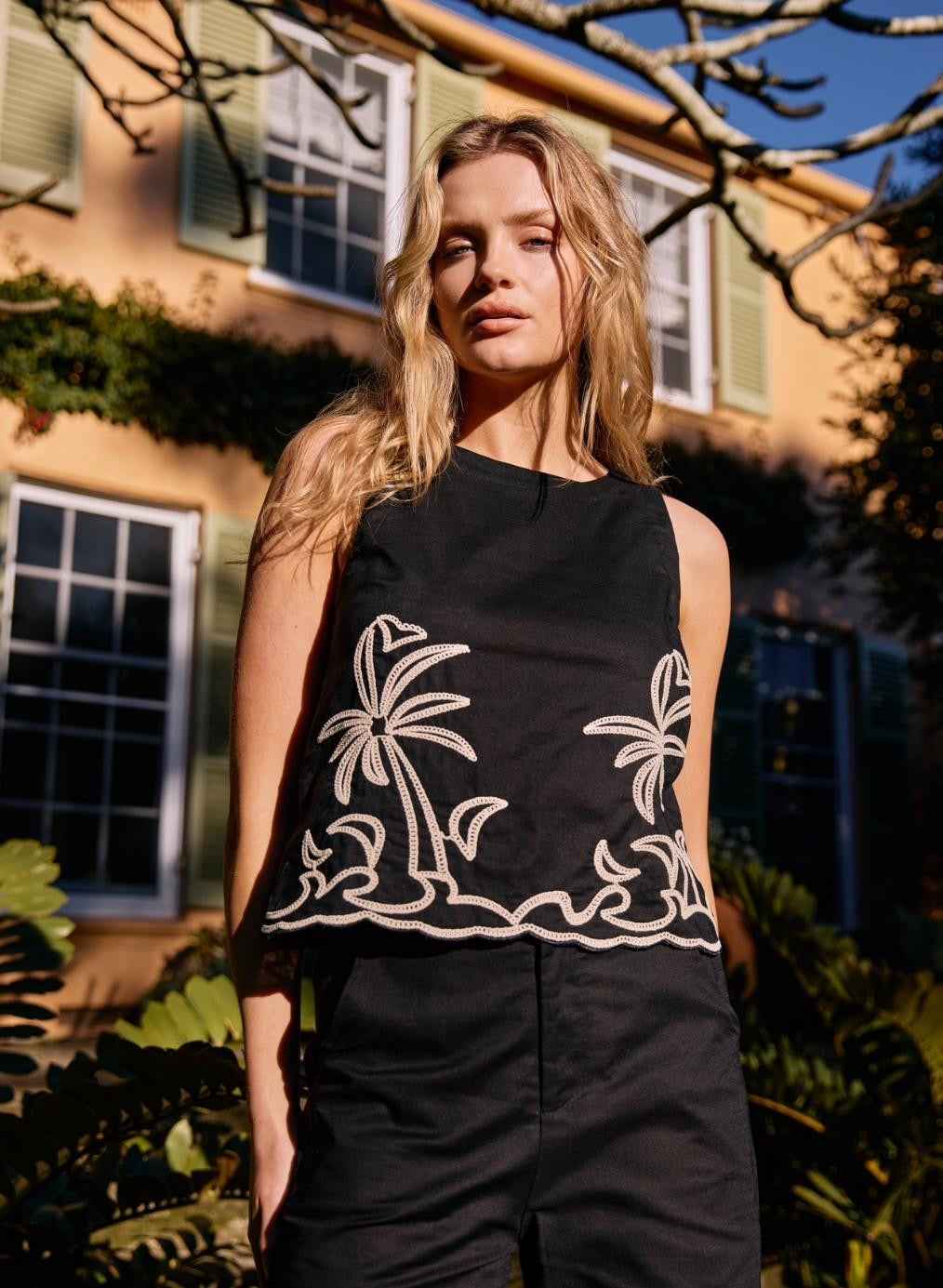 LITTLE LIES / PALM TOP BLACK / R25072504