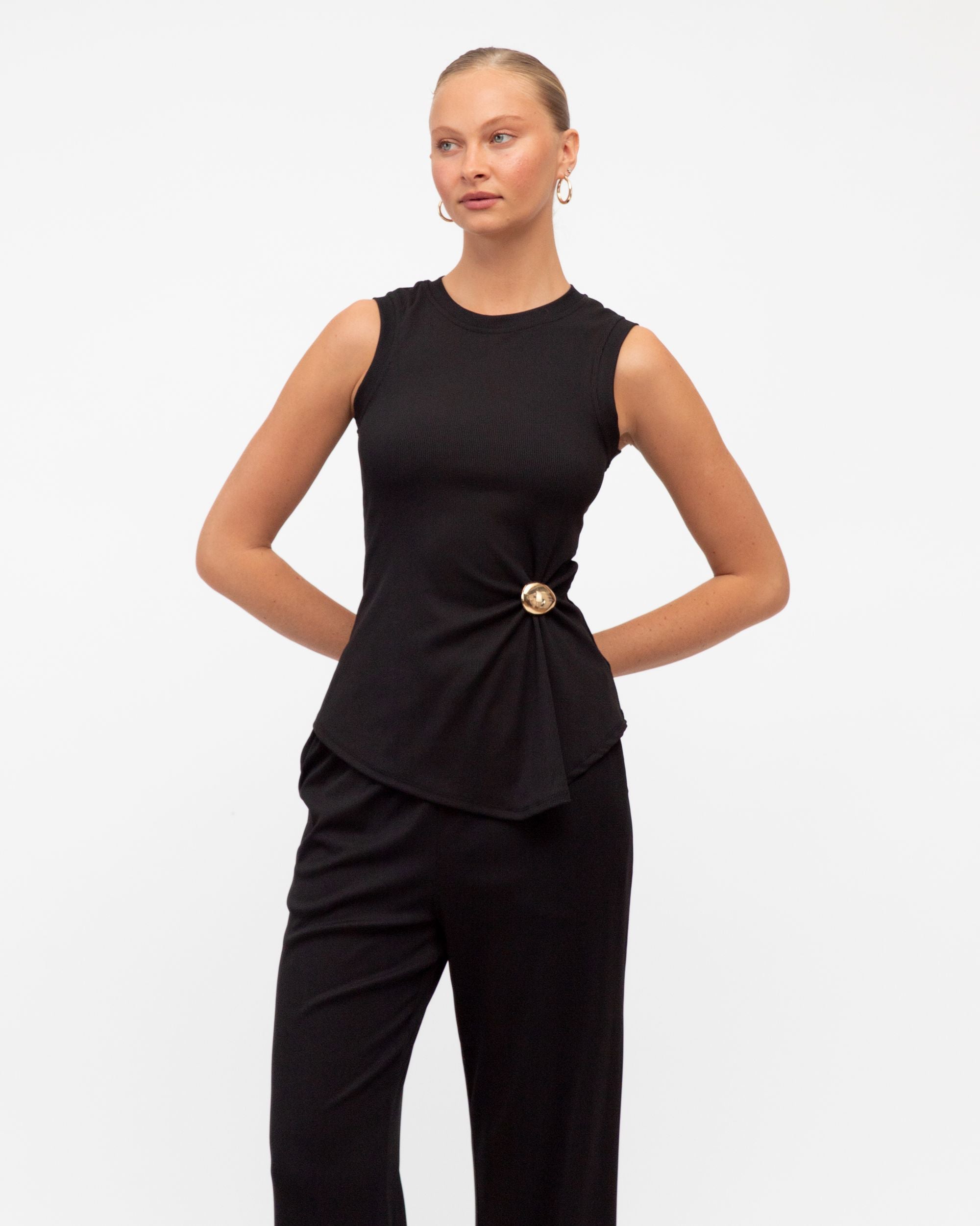 WHITE CLOSET / RIB TANK BLACK / TF11569