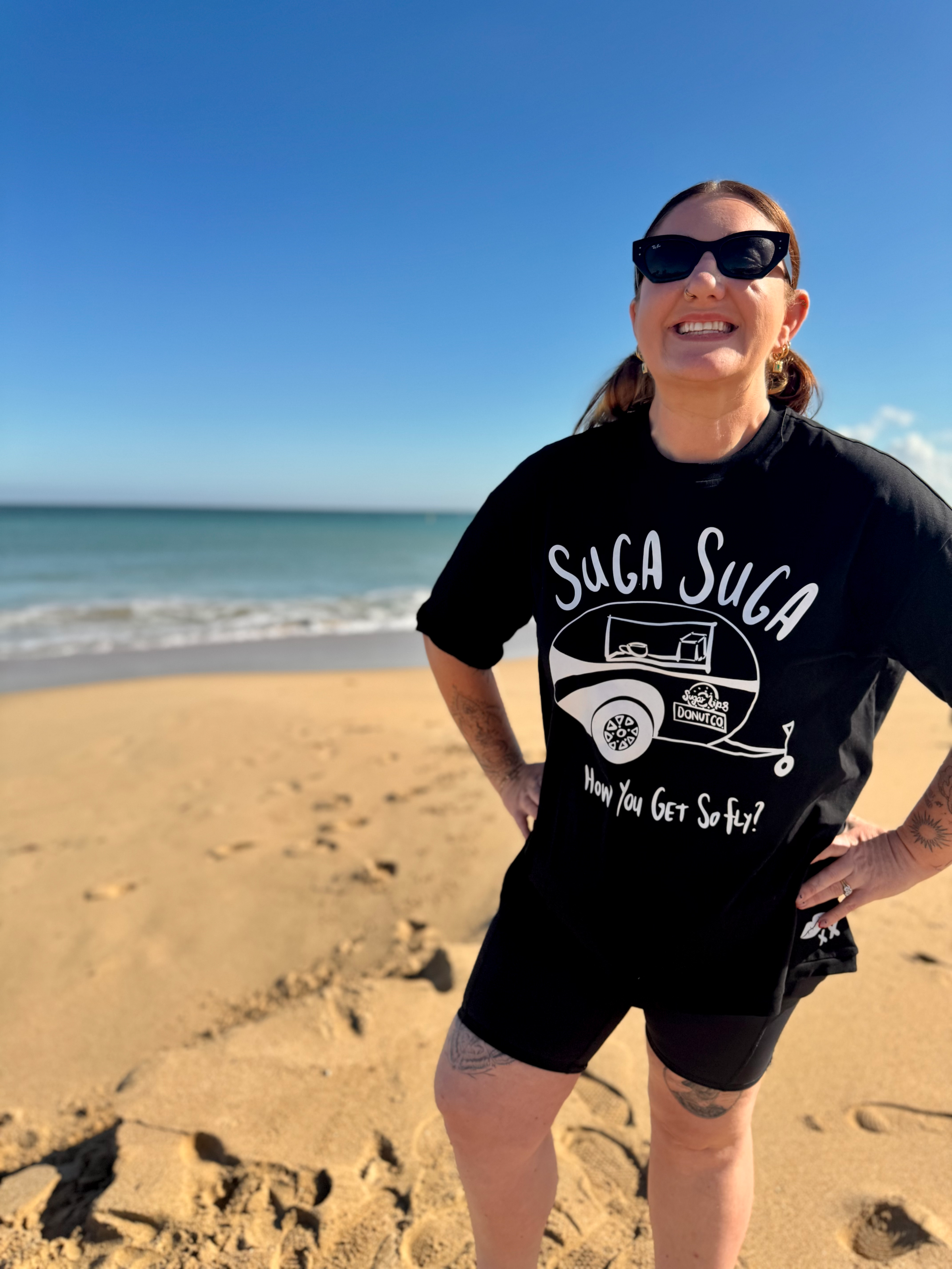 SUGAR LIPS / SUGA SUGA TEE / BLACK