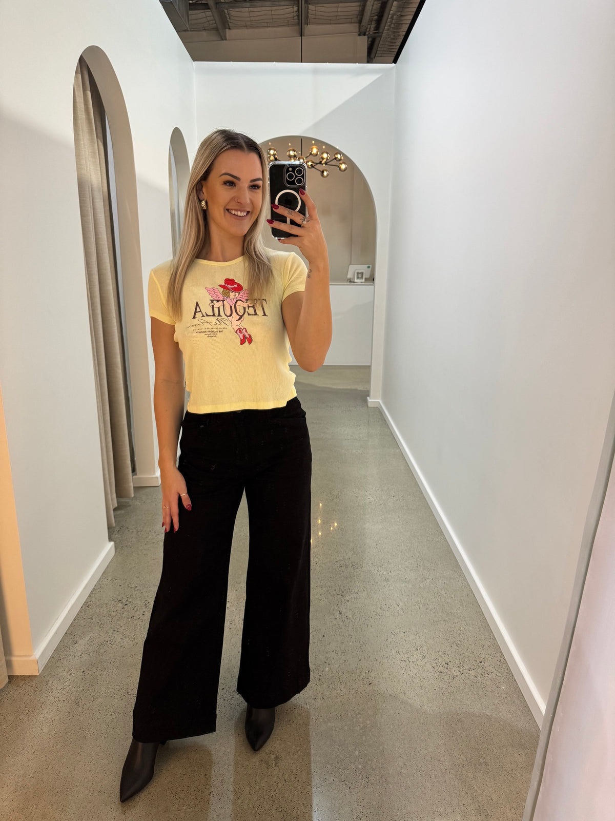 THE LAUNDRY ROOM / TEQUILA BABY TEE