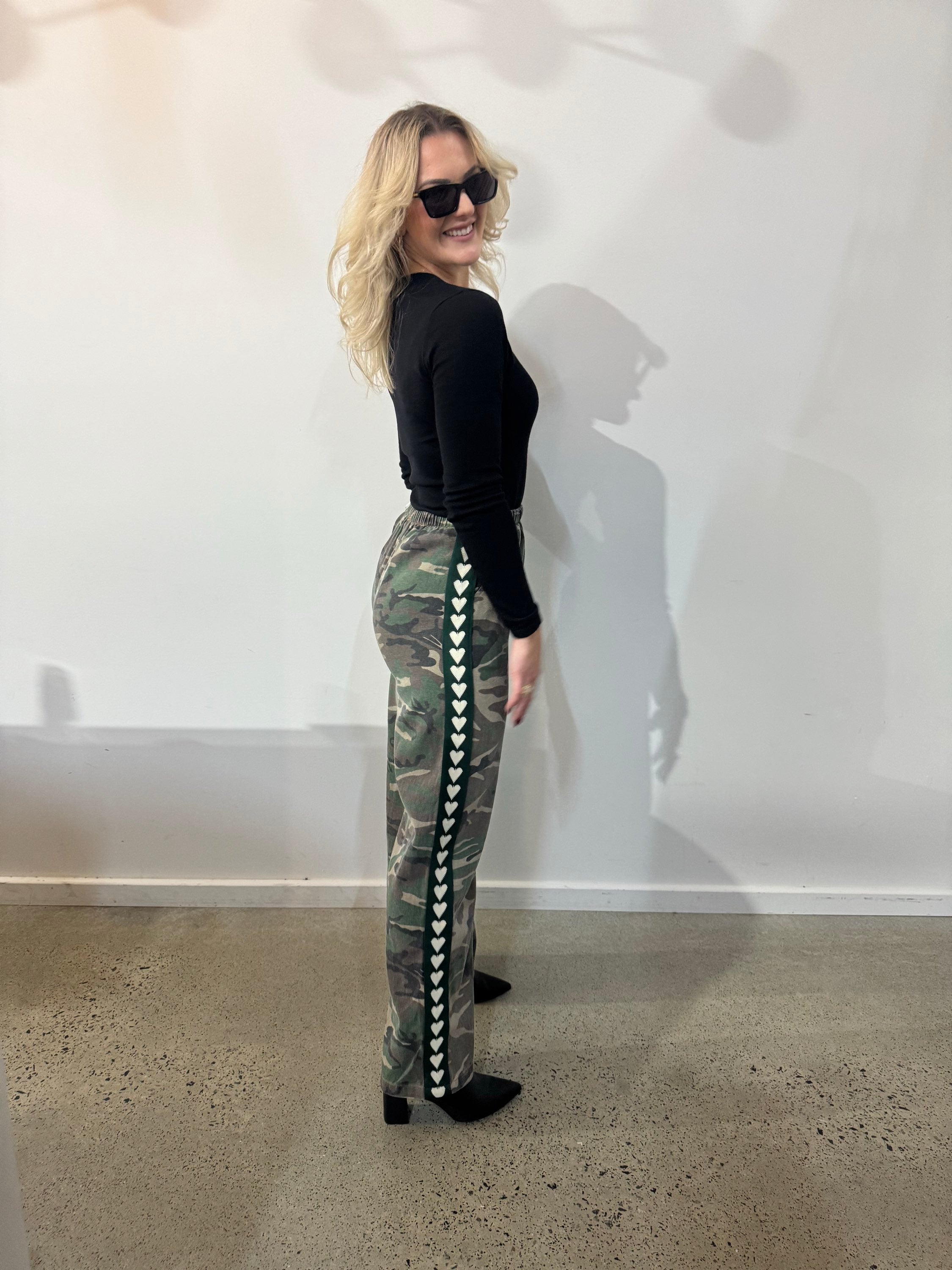 BY FRANKIE / CAMO PANTS WITH GREEN HEARTS / 526-36