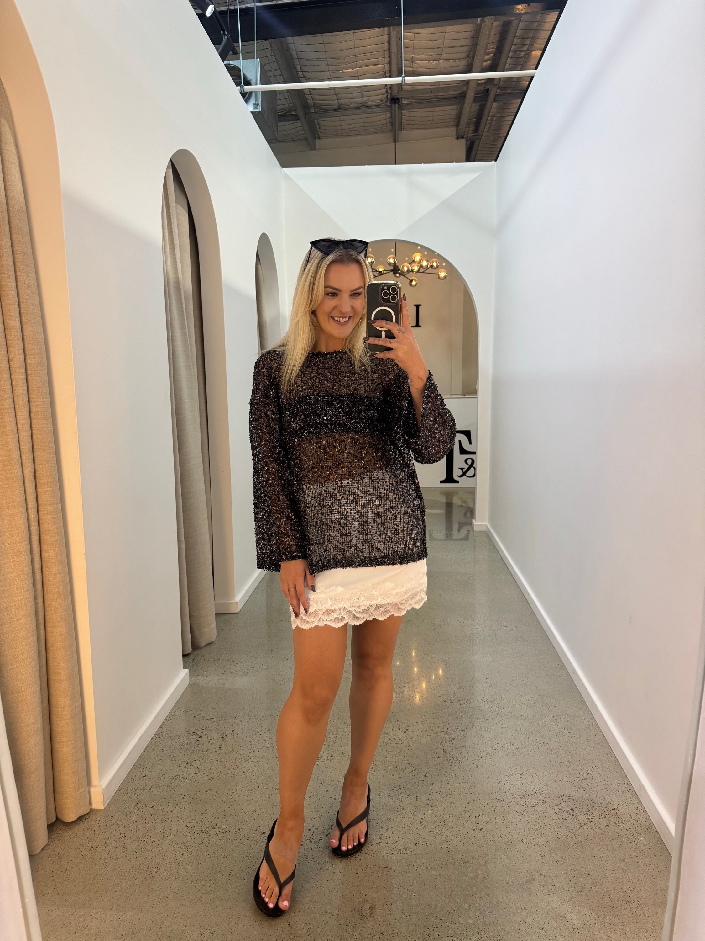 BY FRANKIE / BLACK L/S SEQUINS TOP / 837-3