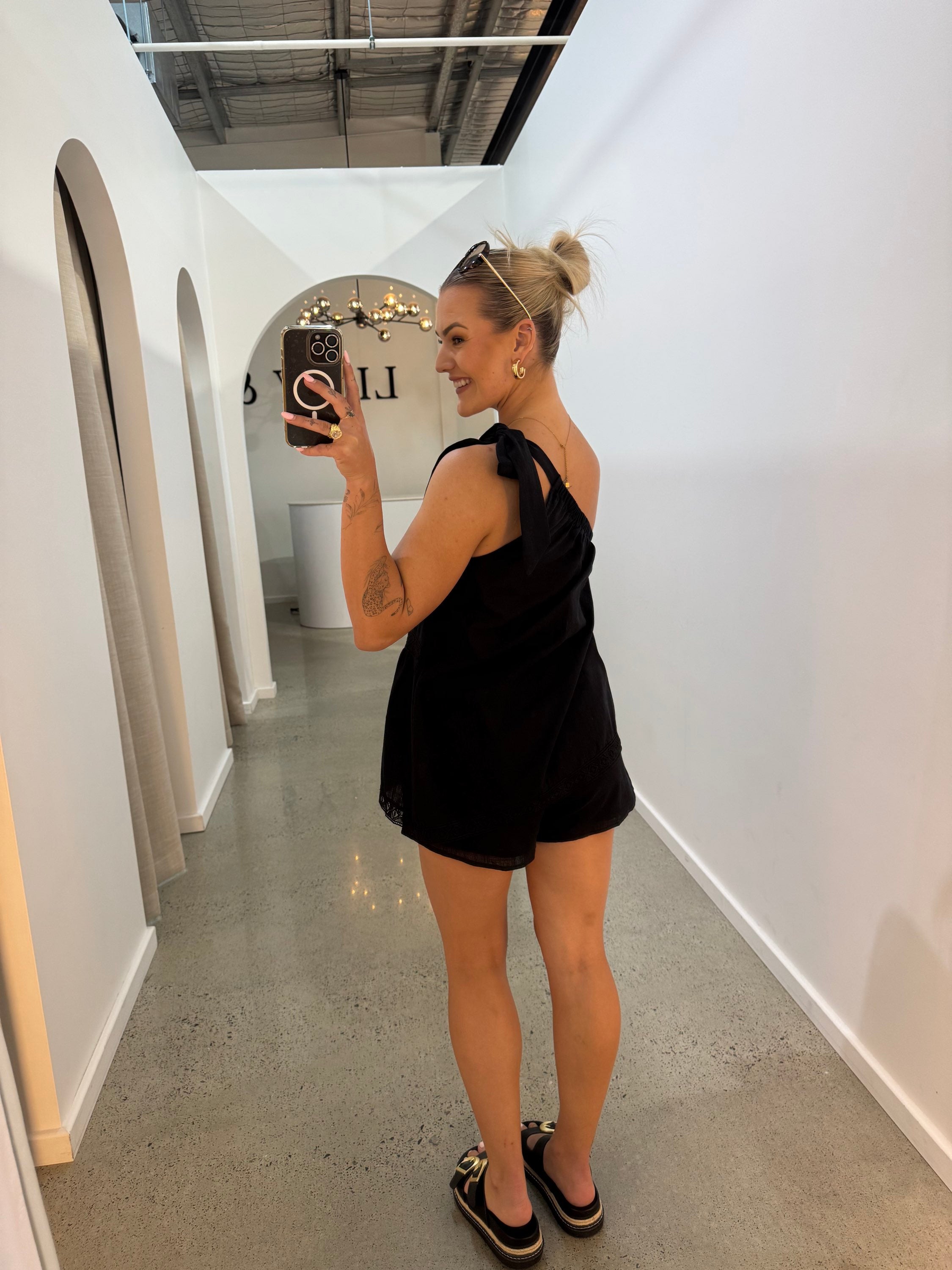 BY FRANKIE / ONE SHORT BLACK / 139-1