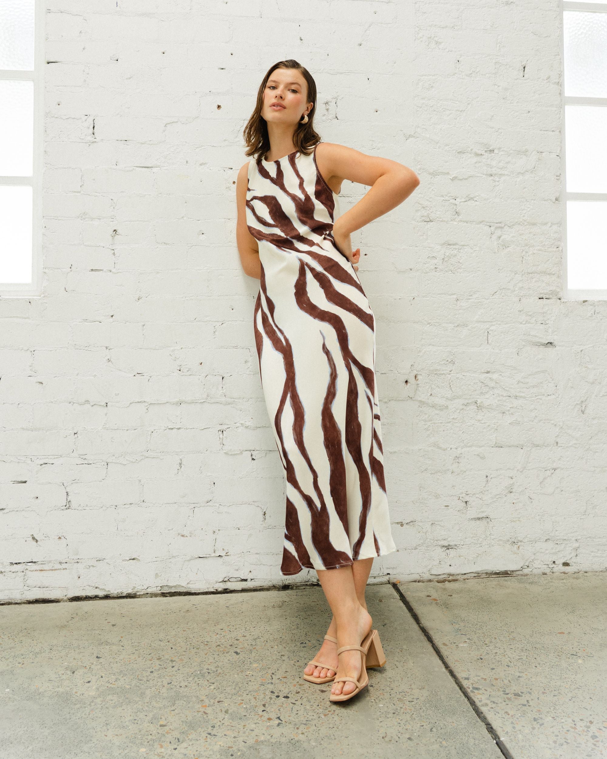 WHITE CLOSET / ZEBRA DRESS  / TFE1709