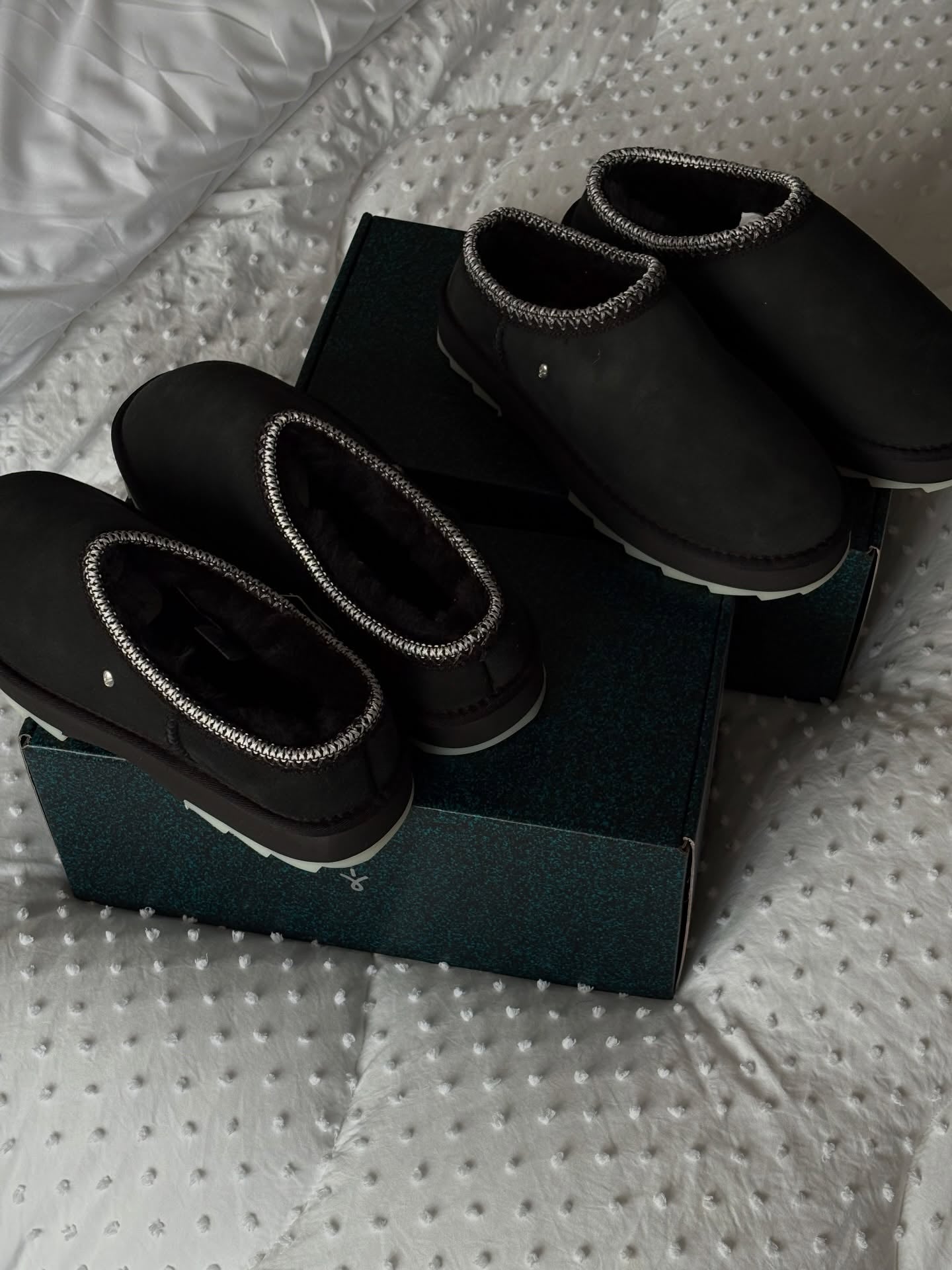 EMU / SHARKY SCUFF / BLACK