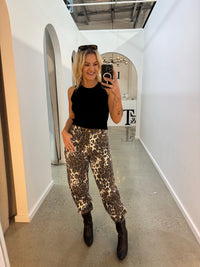 BY FRANKIE / DARK LEOPARD BARREL JEAN / 934-5