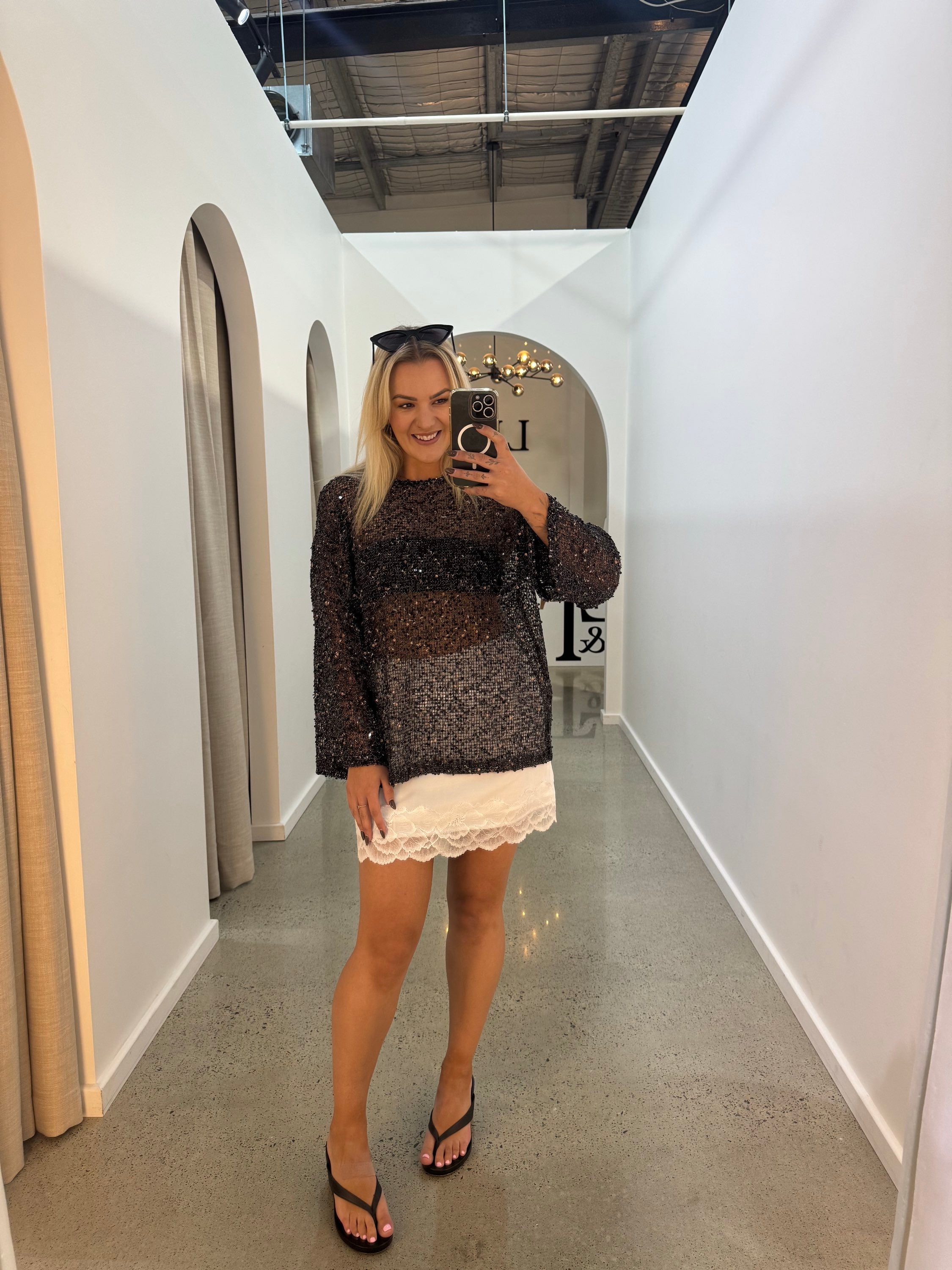 BY FRANKIE / BLACK L/S SEQUINS TOP / 837-3
